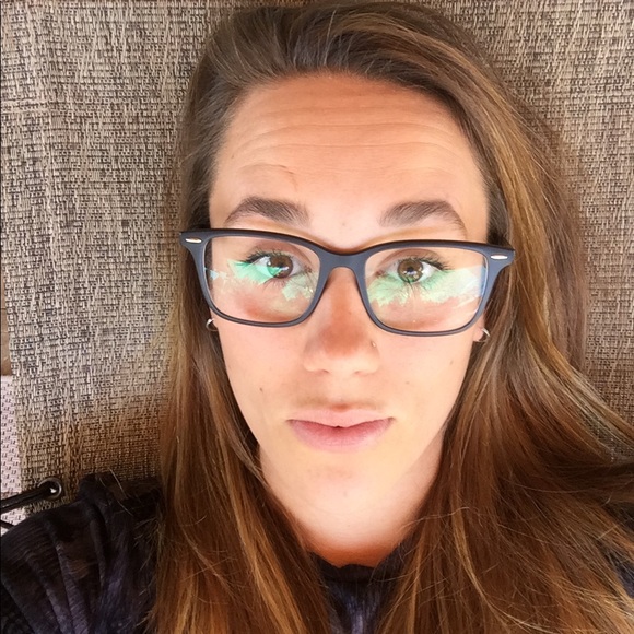 Meet your Posher, Sarah - Picture 1 of 1